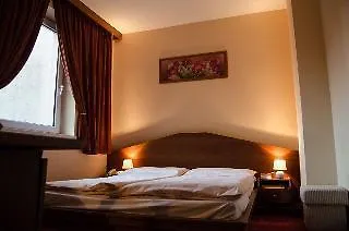 Western West 3* Bratislava